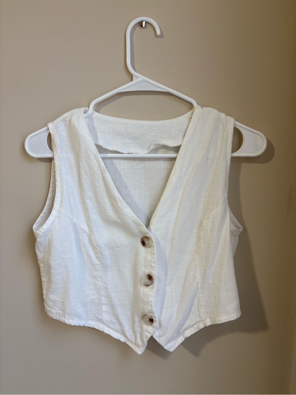 SHEIN White Button-Front Cropped Vest